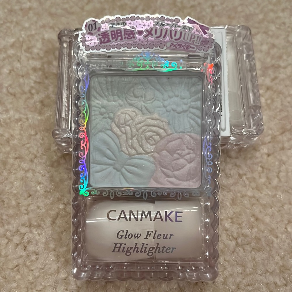 Canmake highlighter palette